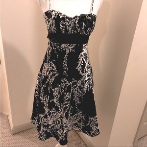 🆕 Speechless LBD Black & Cream Empire Waist Fit and Flare Dress, Size 5